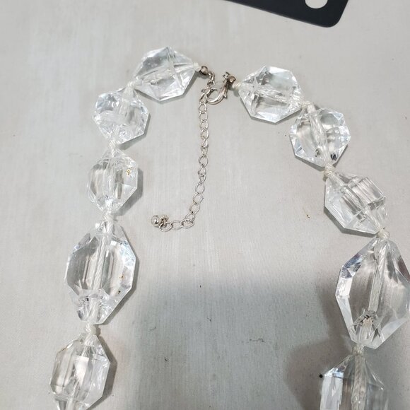 Banana Republic clear, multi-faceted beads necklace - Picture 4 of 7